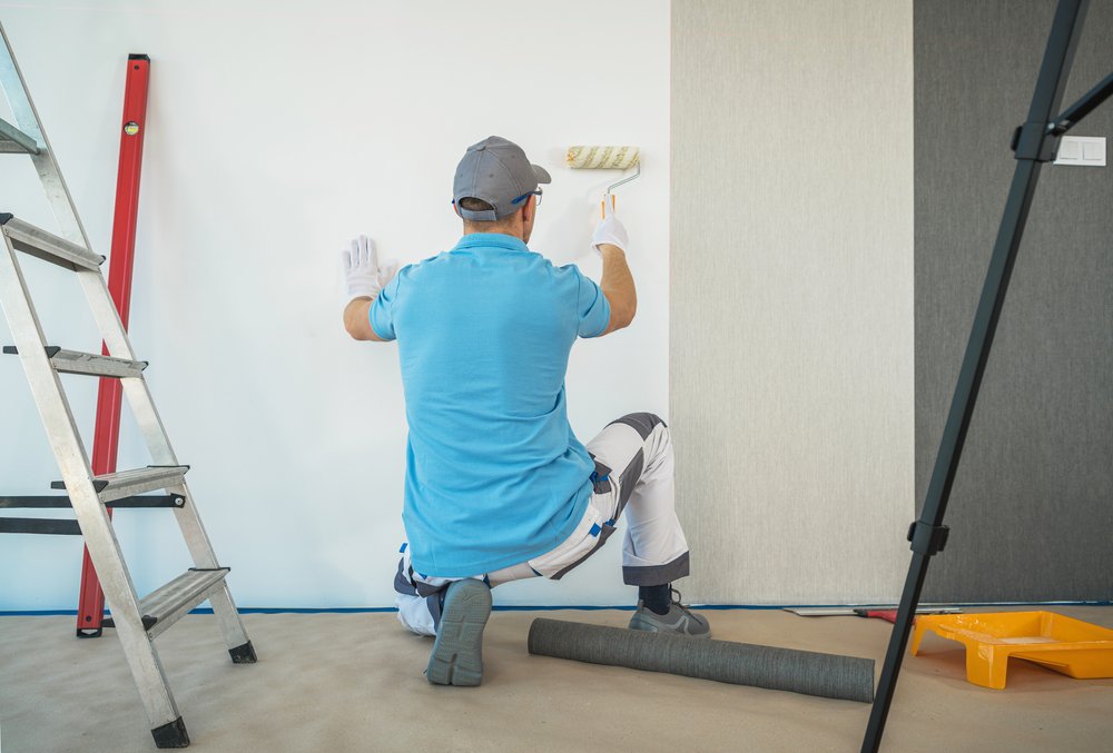 Huur een professionele renovlies behanger uit Delft en krijg 10% korting op het behangen en sauzen van je nieuwbouwwoning.